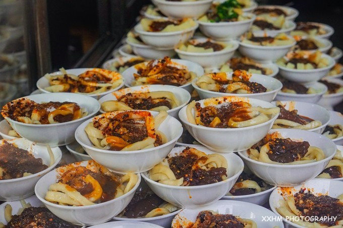 成都本地人去的最好吃的美食,中国姑娘吃成都美食