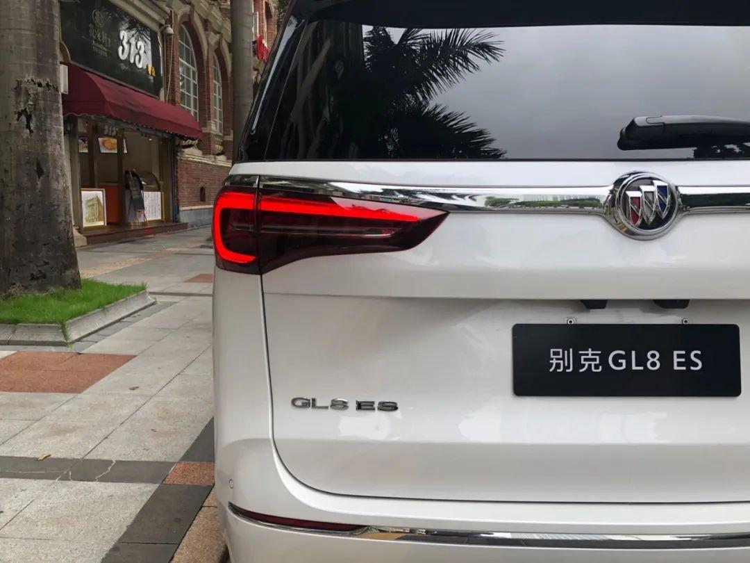 别克gl82022款es陆尊改装,别克gl8es陆尊653t豪华版