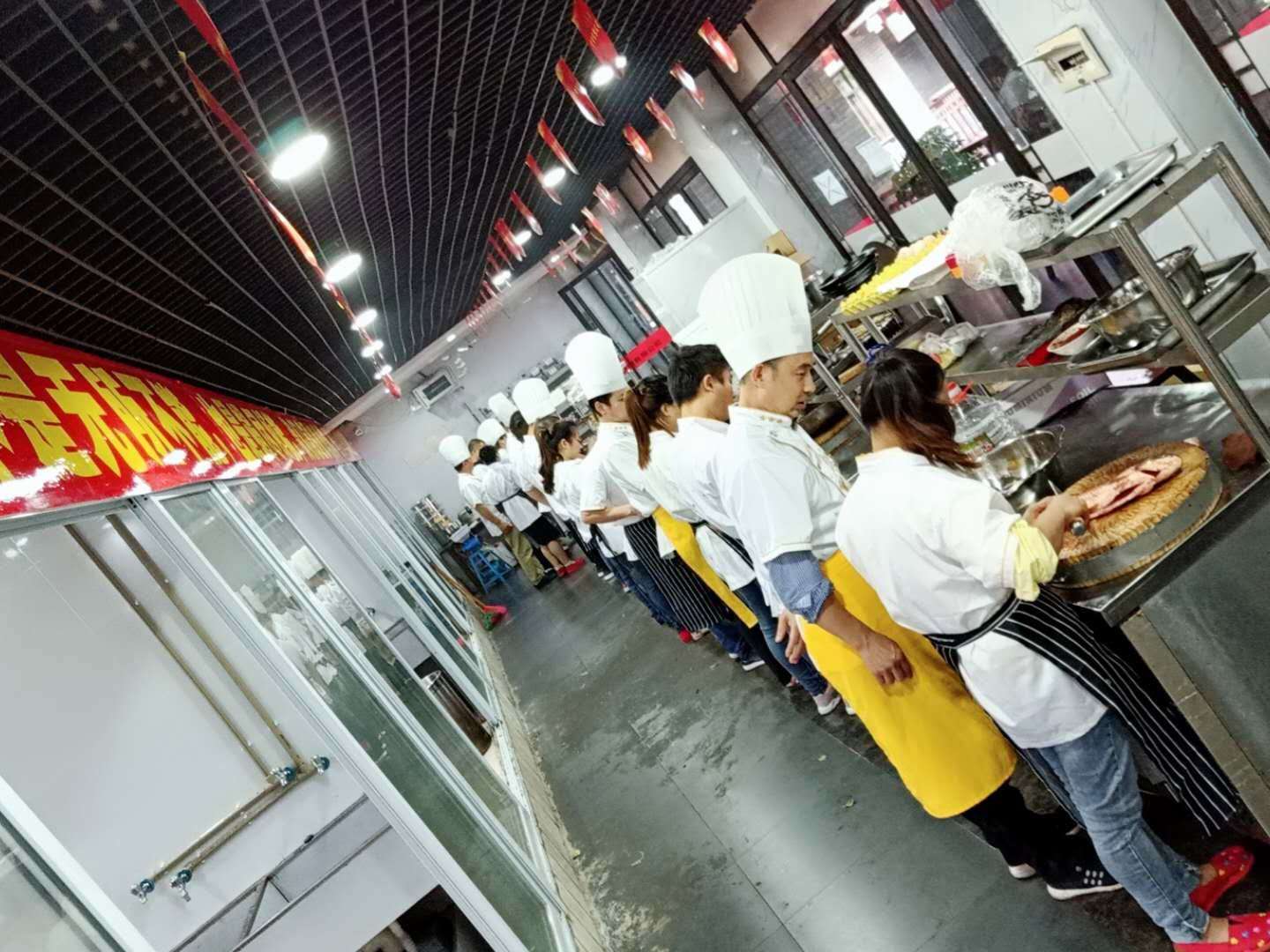 学做干锅技术,干锅开店技术培训