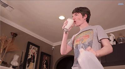 大部分人都不知道怎么选纯牛奶,牛奶该怎么选才能选择真正的牛奶