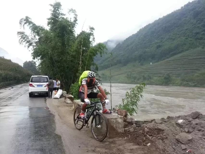 贡山到福贡几个小时,福贡到贡山有班车吗