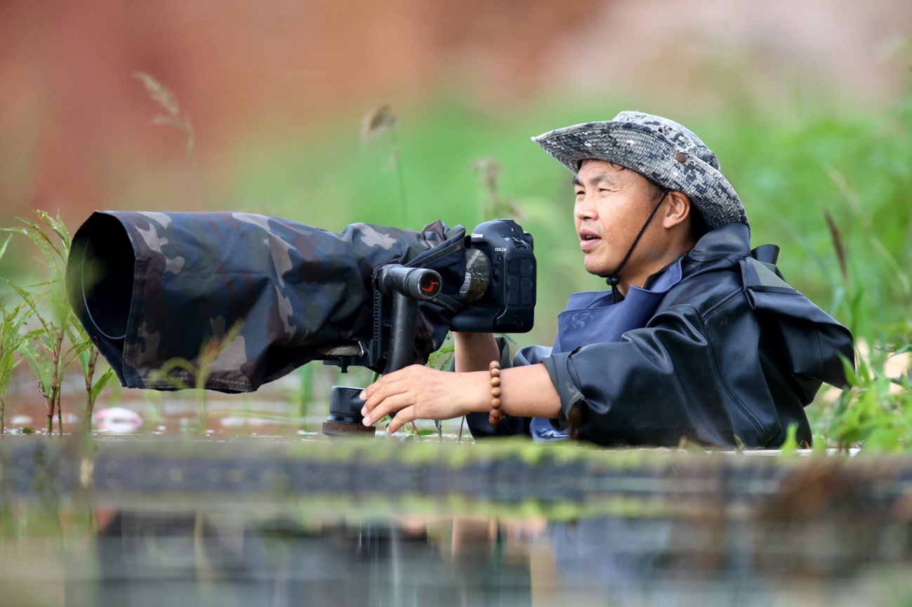 用镜头捕捉瞬间用光影记录感动,用镜头记录人生用心灵感悟美好