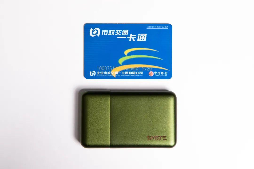 小米生态链剃须刀怎样拆解,小米生态链做出卡片剃须刀