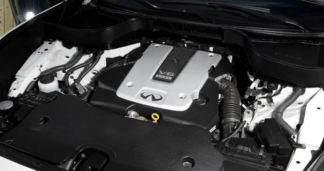 4年时间小伙轻松拿下百万奔驰,5万入手翼神怎么玩最有气质