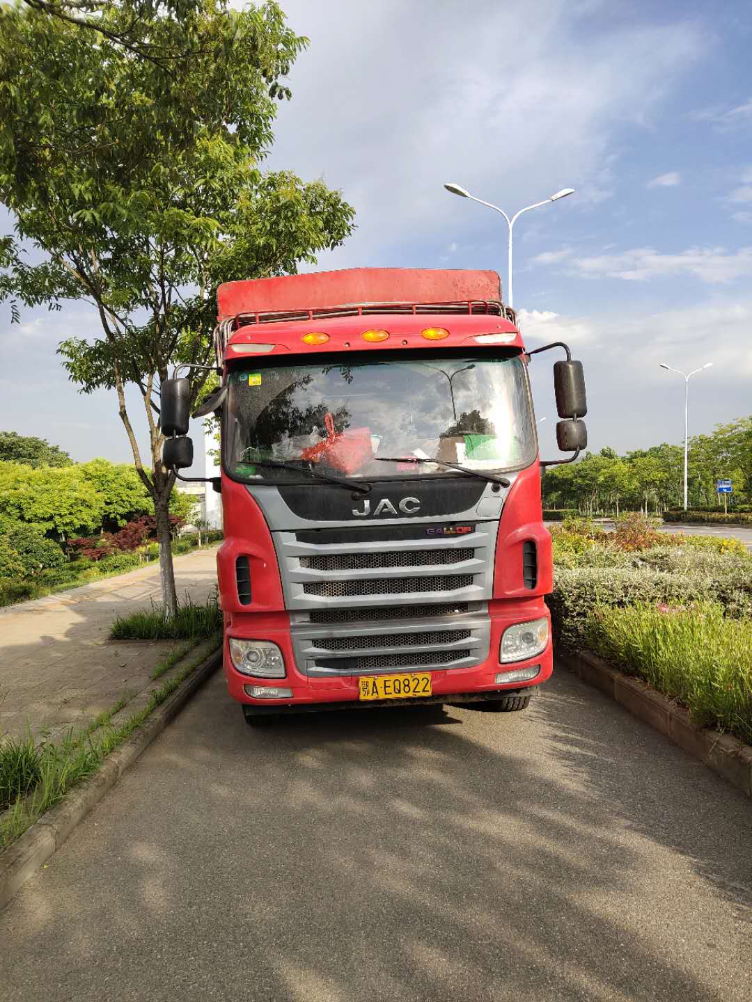 高顶9.6米高栏货车司机真实收入,轻卡货车司机工资多少