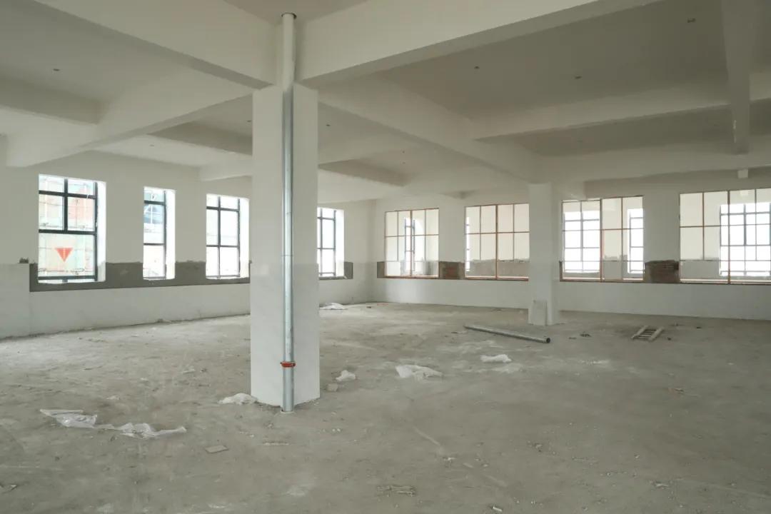 教学楼占地面积6000平方米,20000平方米学校