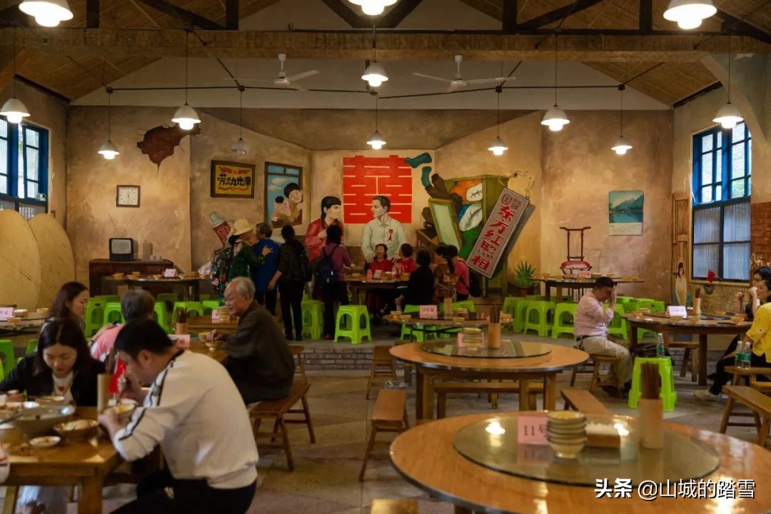 乐山嘉阳小火车值得去吗,嘉阳小火车与乐山大佛相隔多远