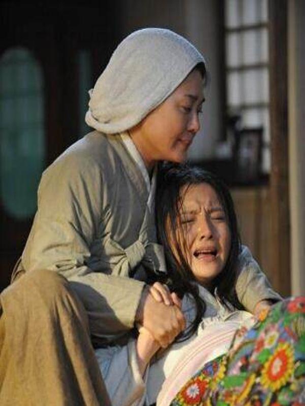 接生婆接生孩子,接生婆助产母子平安