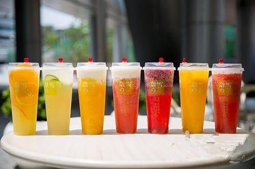 奈雪的茶上市首年亏1.45亿,奈雪的茶上市前收购门店