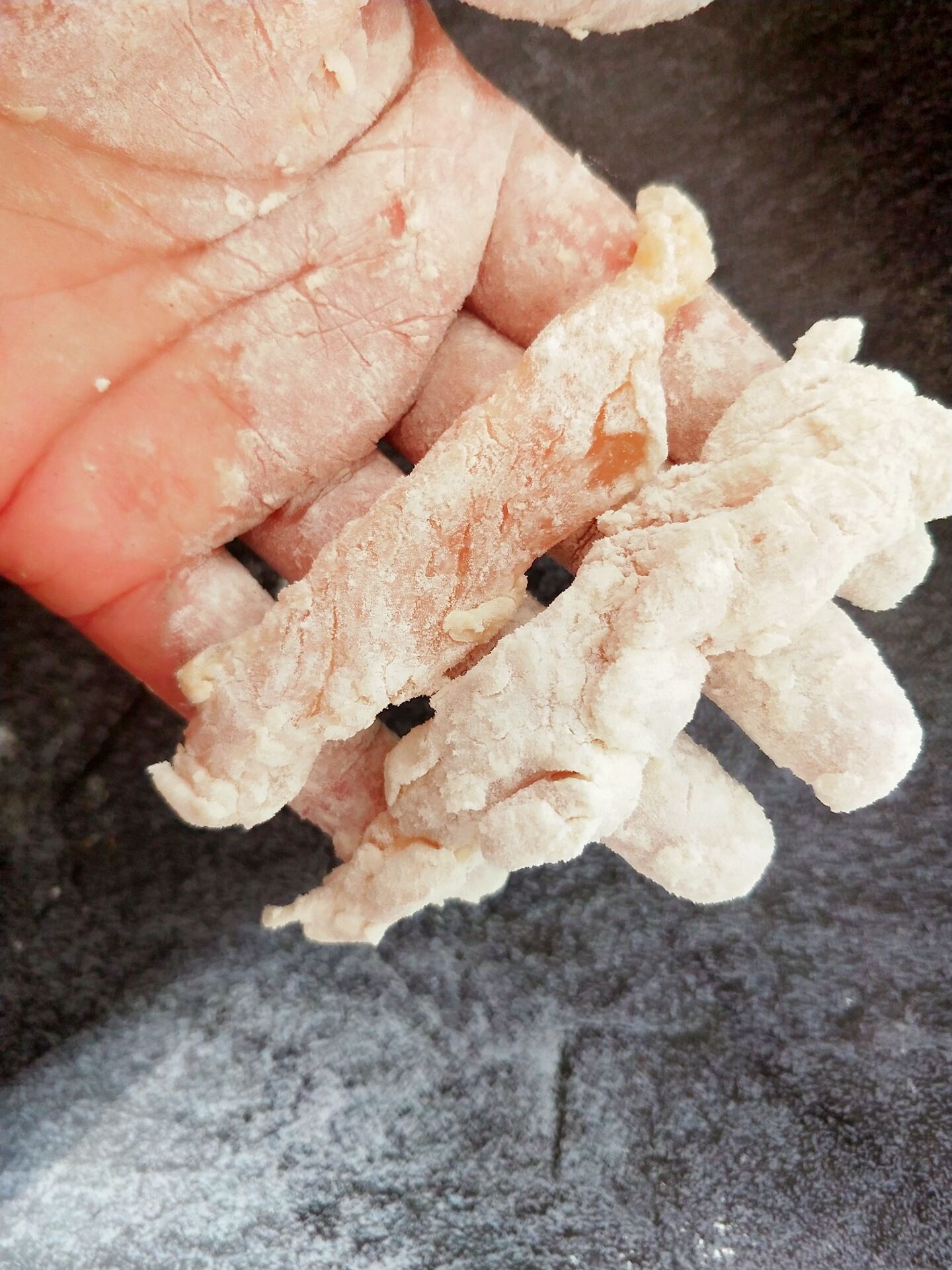 不用面包糠炸鸡柳怎样炸好吃,炸鸡柳自家做一般炸多久不糊