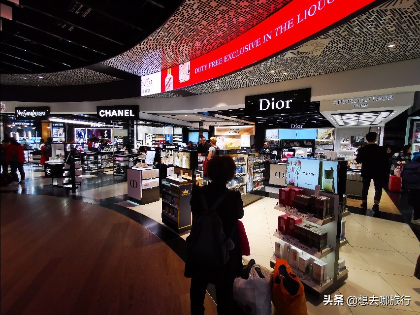 英国伦敦机场免税店茅台酒价格,英国免税店茅台和国内有区别吗
