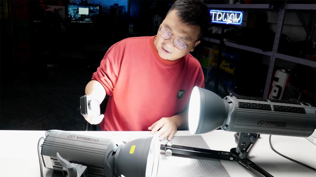 拍摄的闪光灯可以改成常亮的吗,摄影闪光灯可以换成常亮灯吗