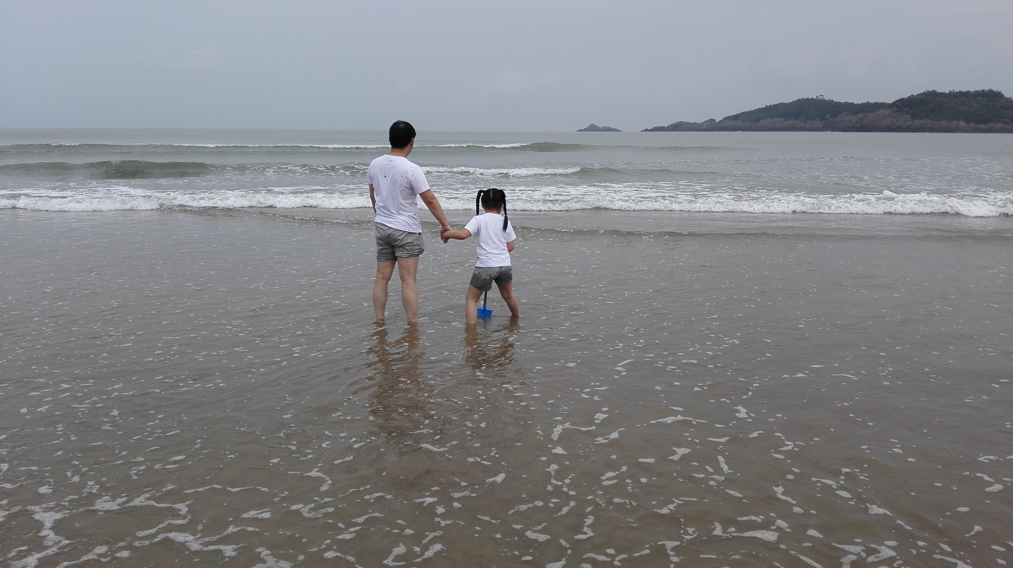 舟山群岛第5大岛沙雕故乡朱家尖，10里金沙美如画，大青山来自驾