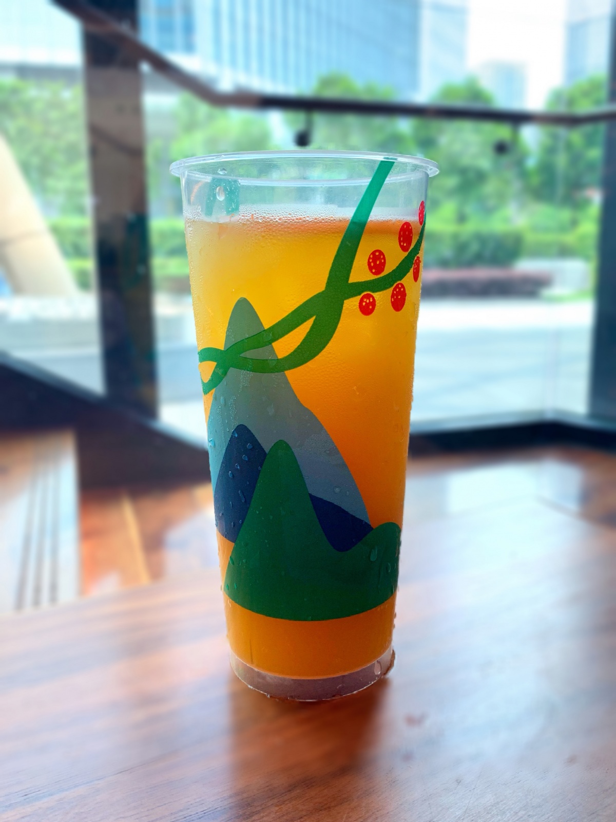 星巴克出了酒精饮料？8款星巴克新品冰调全线测评！