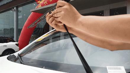 雨刮器片能自己换胶条吗,换雨刮器片的正确方法