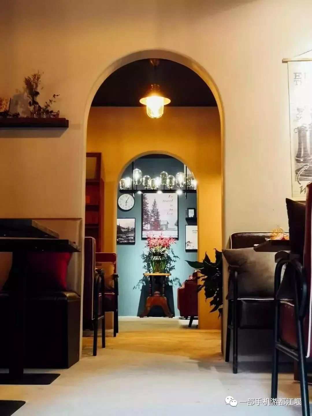 拒绝“人从众”！这个国庆必须到都江堰耍个“懒”，老街茶房、泥塑木作、古园书屋，快来享受你的小闲趣~