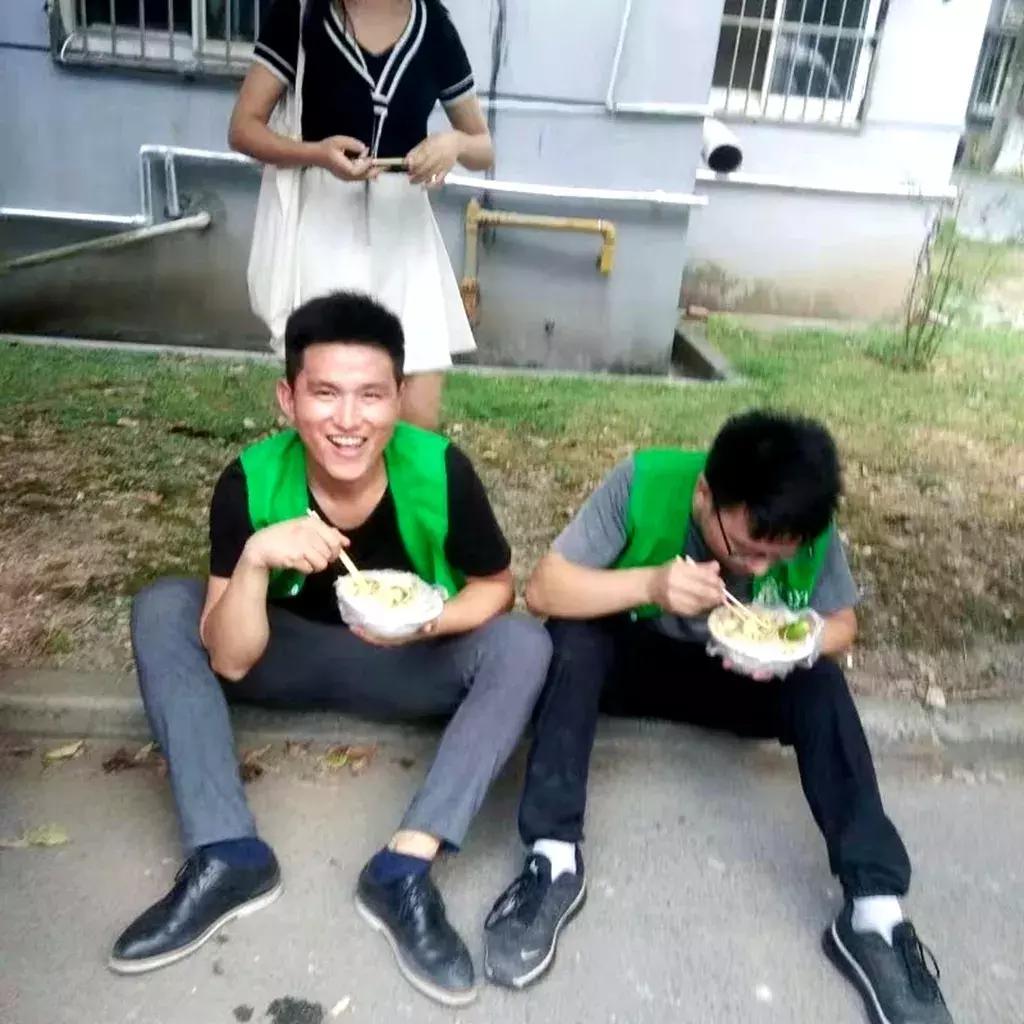 马云收废品搞笑视频,马云最后一百万做了什么