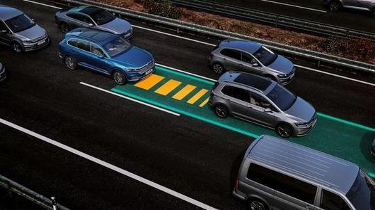 与大众途锐同平台的车,和卡宴一个平台的大众