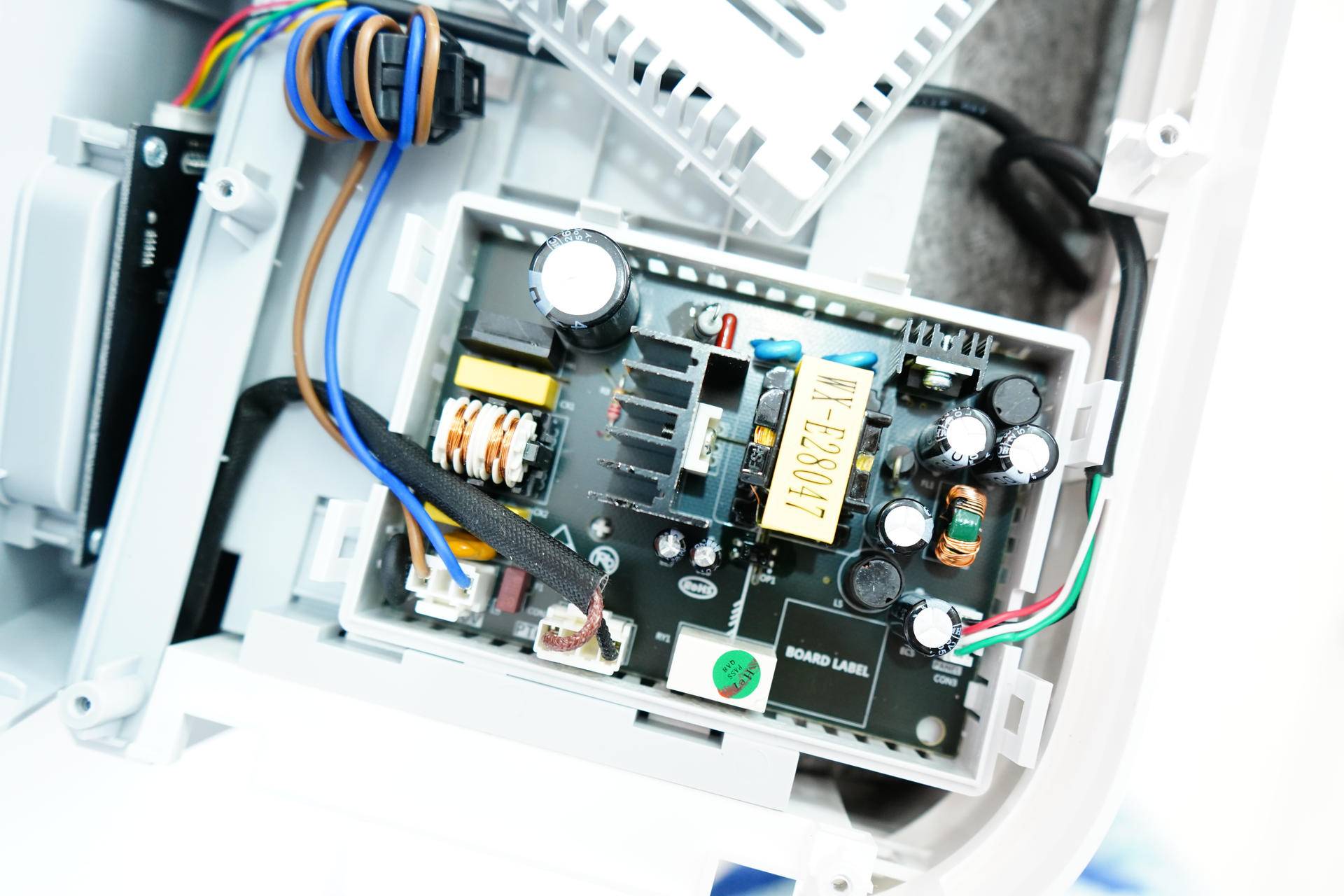 细分产品线还是市场需求——小米A1新风机，我们拆个透彻操作