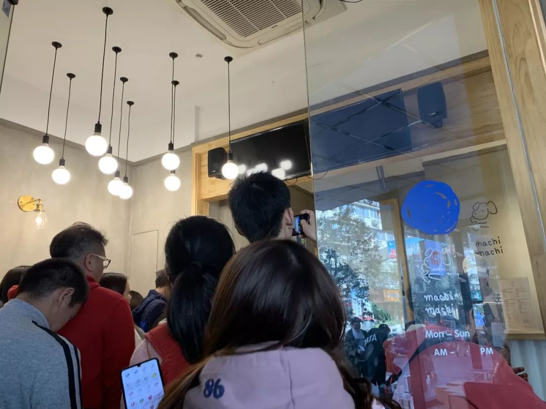 周杰伦奶茶350元一杯的背后 (周杰伦3元奶茶)