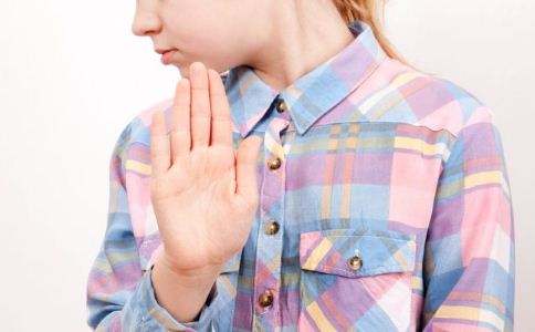 一个心理真正扭曲的人是什么样子,有的人让身边的人压抑心理学