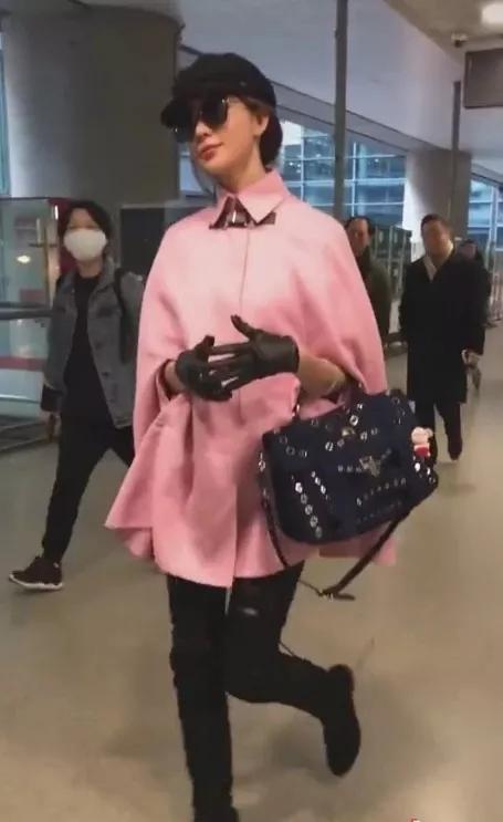 林志玲晒与老公mv造型,林志玲和老公穿驼色西装拍写真