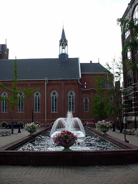 迪尤肯大学怎么样?