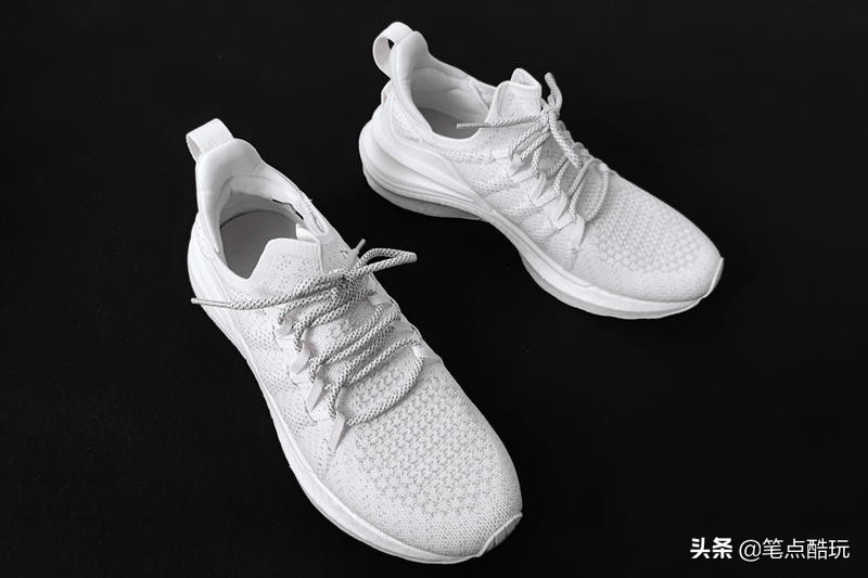 小米爆款运动鞋,小米运动鞋1-4代哪个好