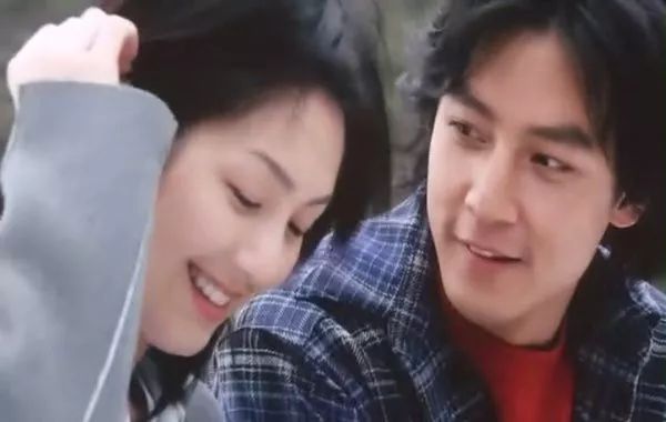 冬天就想窝在被子里看甜甜的剧，盘点充满少女心的香港老电影