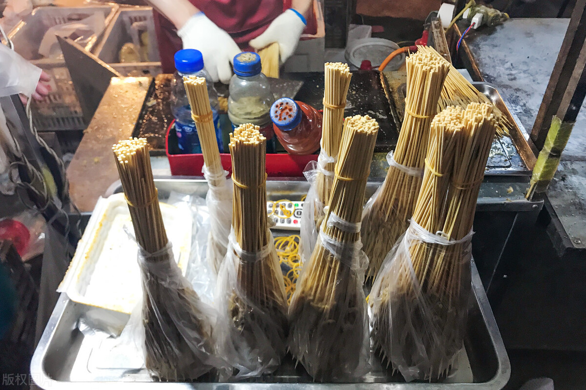 30串烤鸭肠成本,烧烤店10元30串