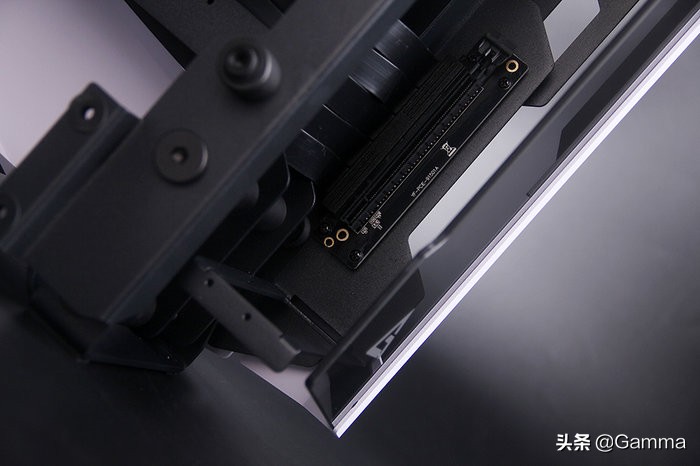 公认散热好的itx机箱,支持240水冷和RGB光控的itx机箱