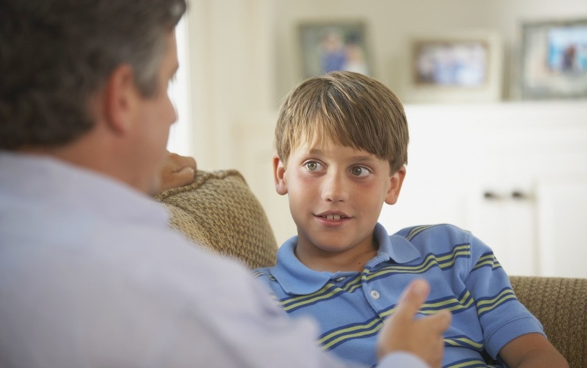 19岁女儿怀孕被父亲骂,女儿怀孕后父母出去旅游