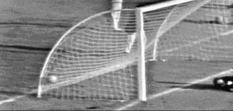 王的两面人生:球技成圣,大嘴无脑的贝利