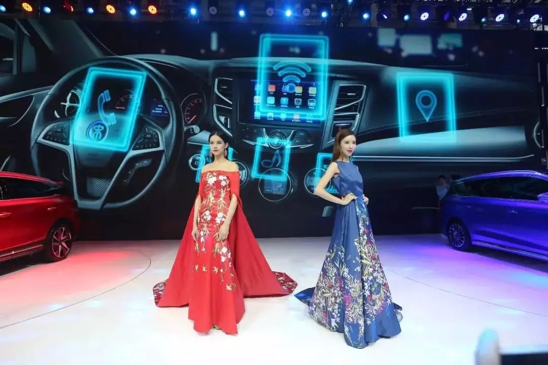 美女、名车，你要谁？老司机：我都要了！