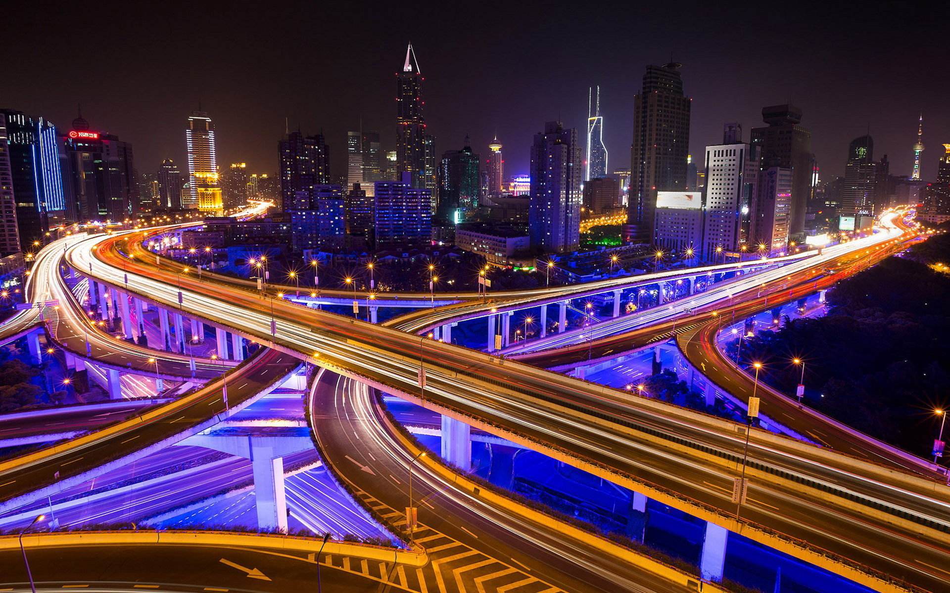 专业的摄影师拍摄夜景时,十有八九都会用这些技巧,照片更耐看