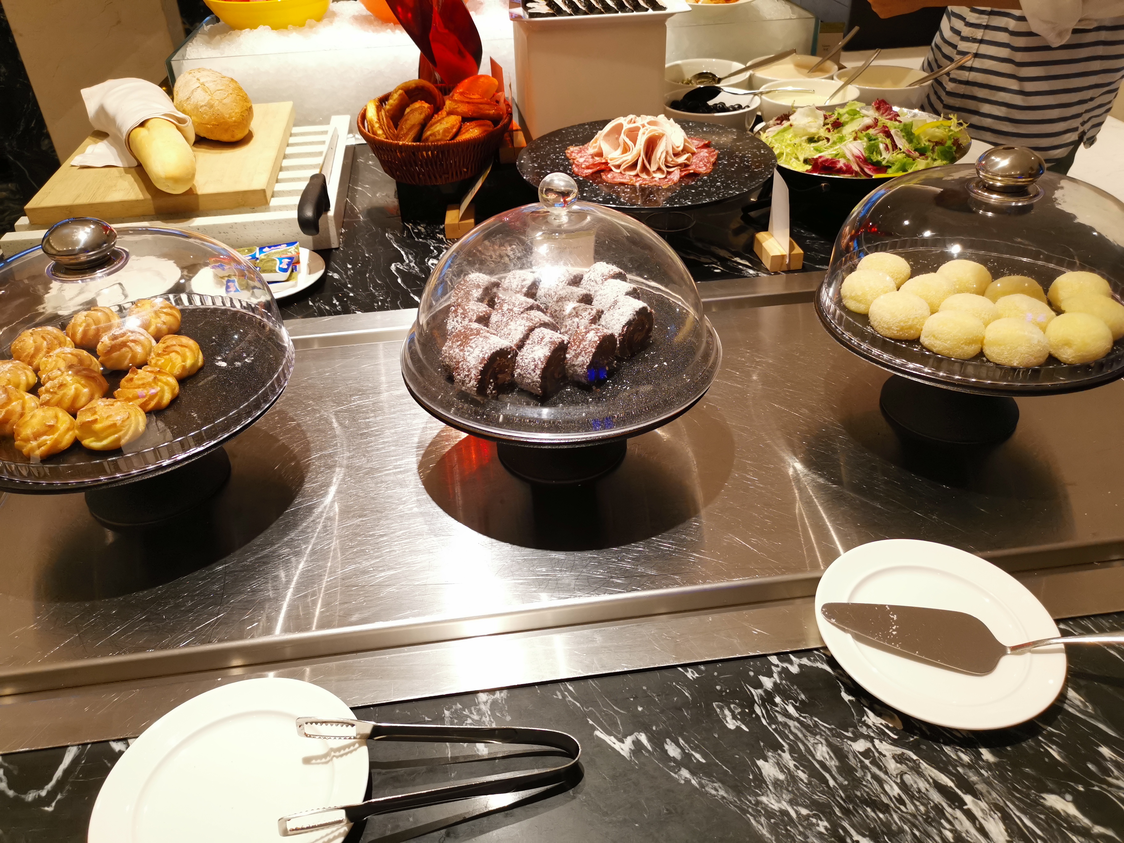 广州汇华希尔顿逸林酒店月饼,广州汇华希尔顿逸林酒店自助餐厅