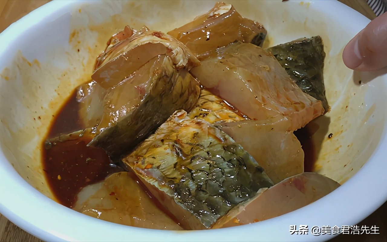 过年要吃鱼教你懒人做法用料简单,天冷就要多吃鱼