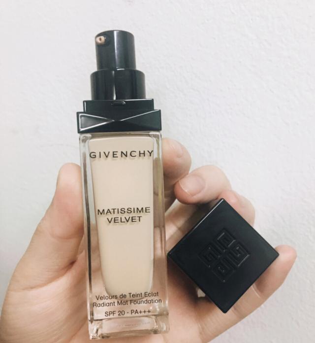 娇兰金钻和cpb光缎粉底液测评,适合干皮女孩子的粉底液