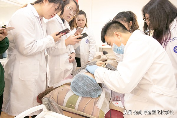 你是怎么做到又邋遢又精致,女生说自己又懒又丑怎么回复