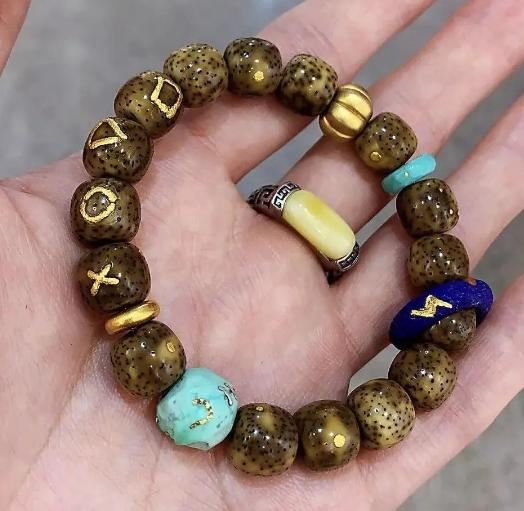 星月菩提手串盘了10年价值,星月菩提手串为什么价格差距大