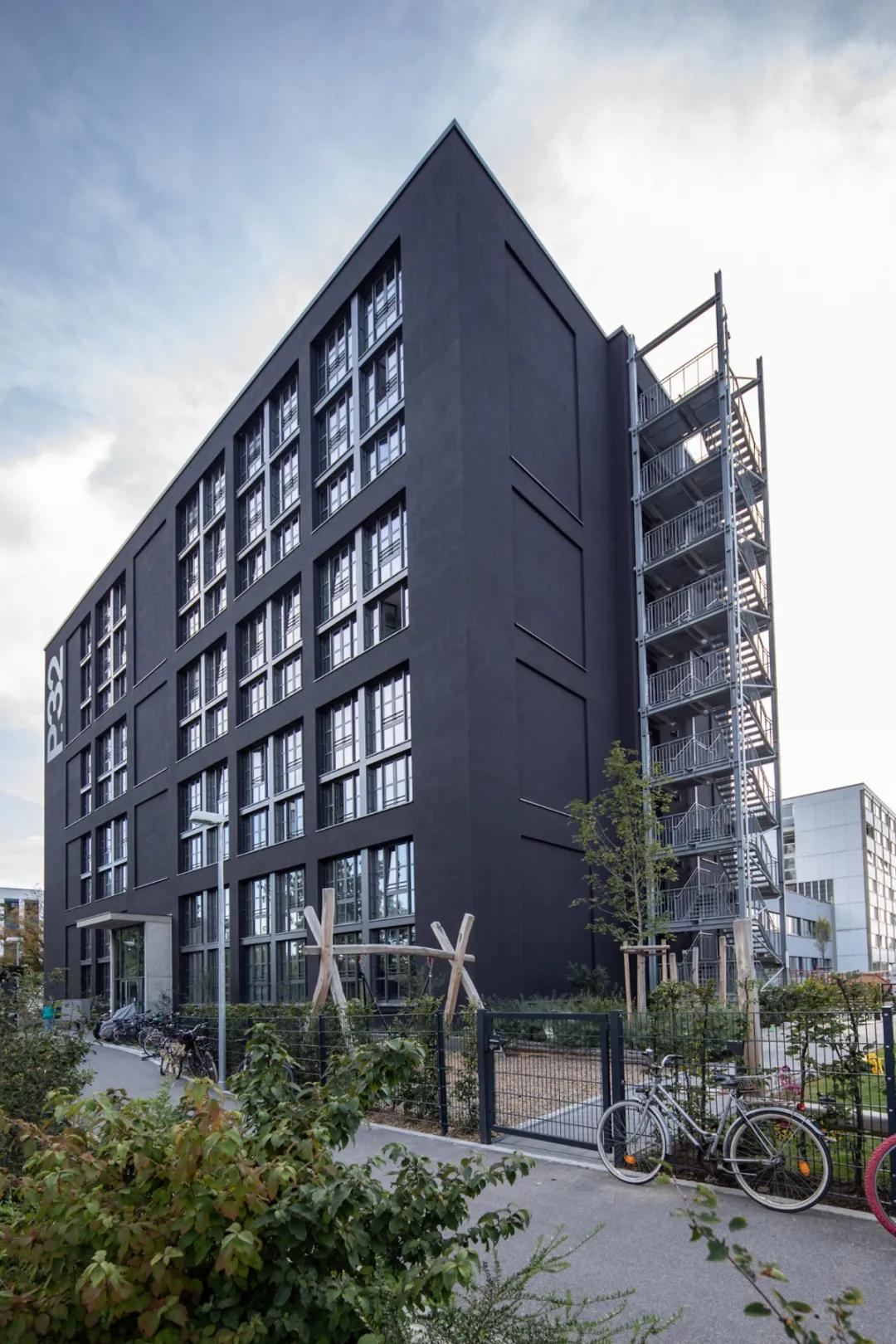 沉稳大气装修案例,低调色彩风格装修效果图