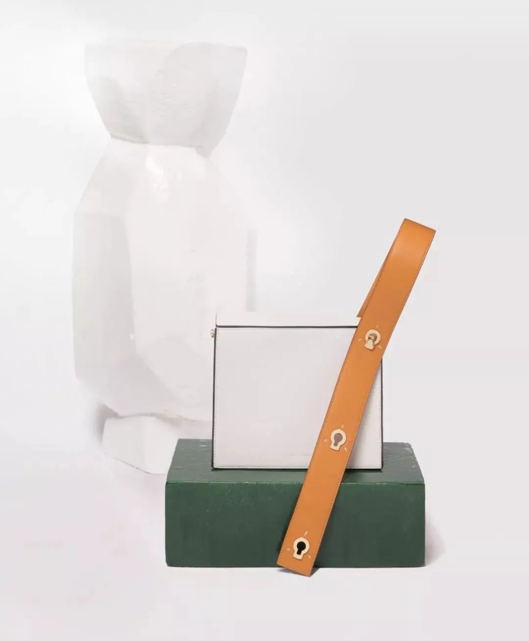 十大入门级轻奢女包千元下,女士小众轻奢品牌包推荐