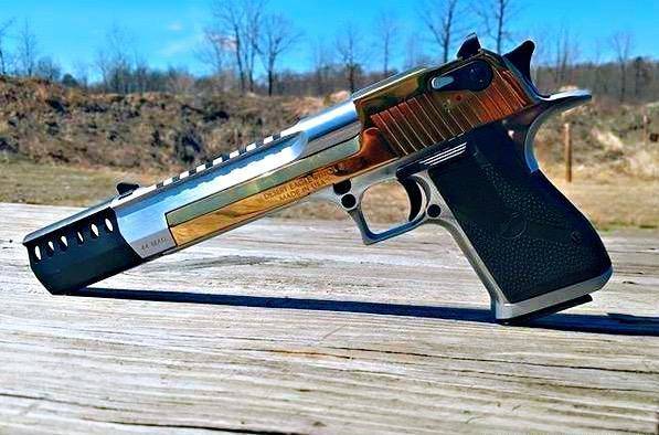 沙漠之鹰用什么手枪,沙漠之鹰手枪实战视频