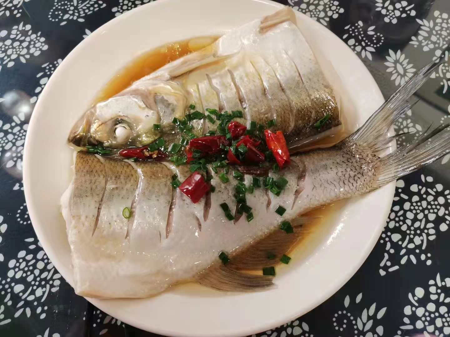 「顾马入江南」老街酒楼吃吃蟹