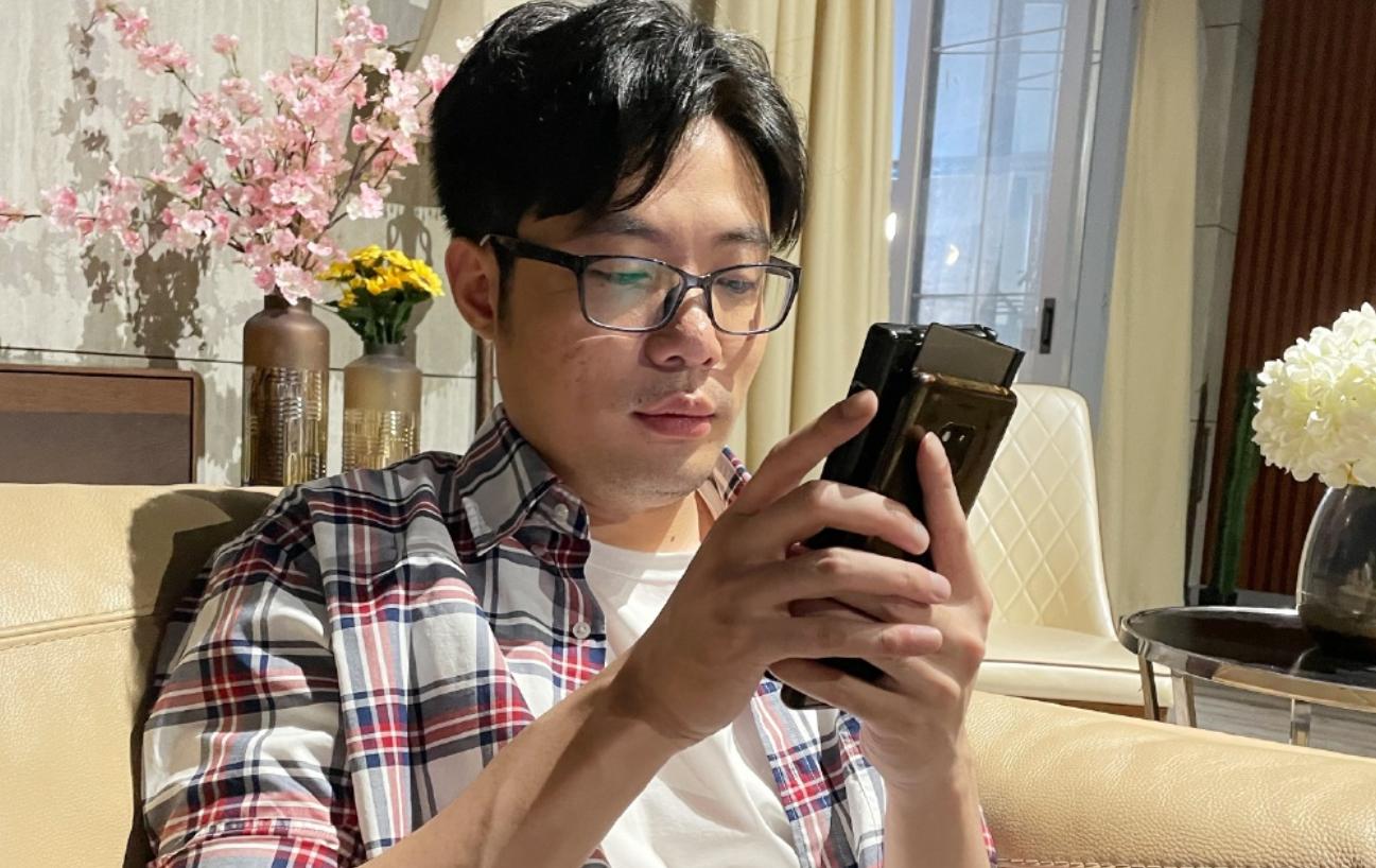 “型男大司马”火了，PDD笑瘫，周姐被秀到爆粗，腐团表情凝固