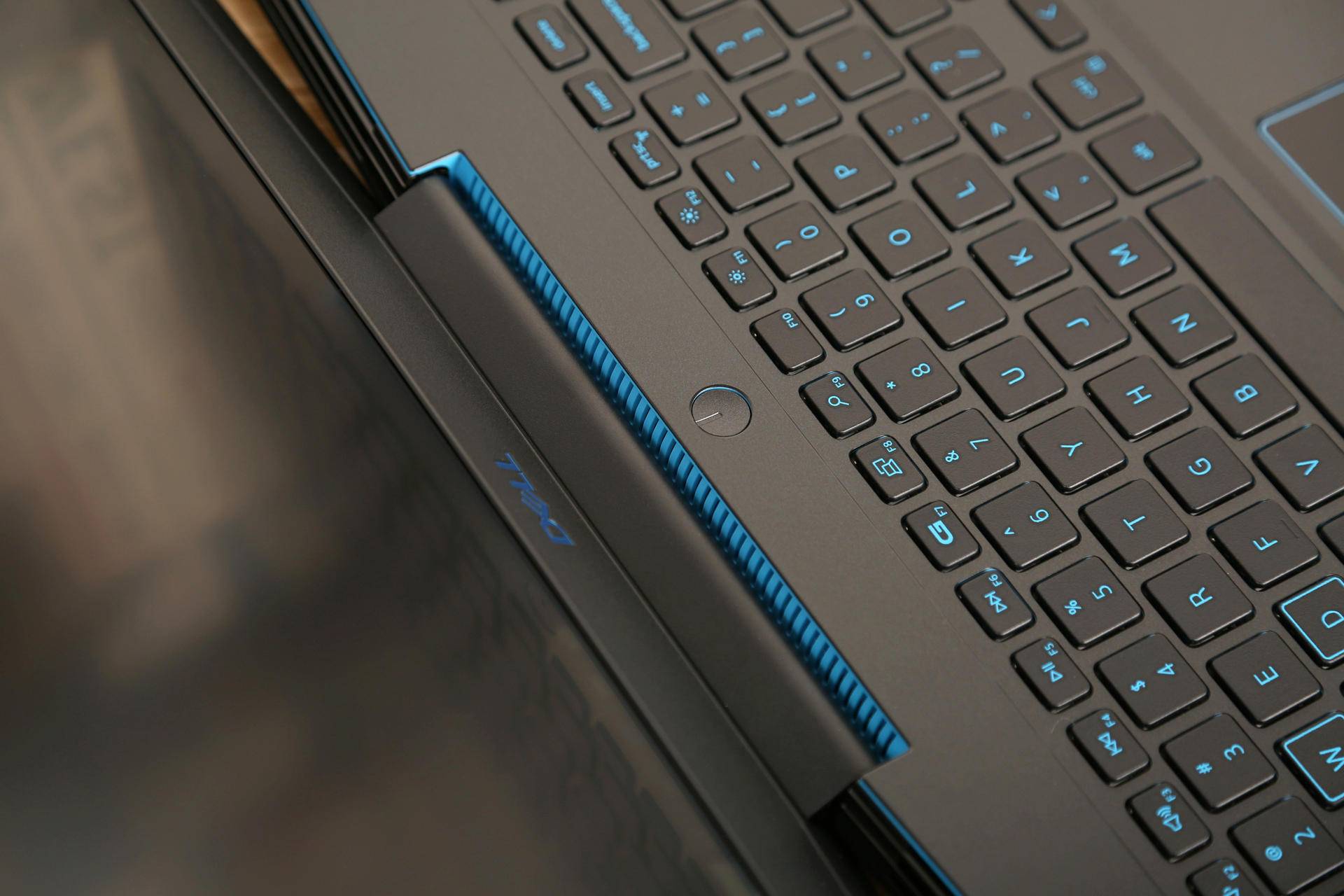 戴尔g33590外星人怎么使用,戴尔电脑做工