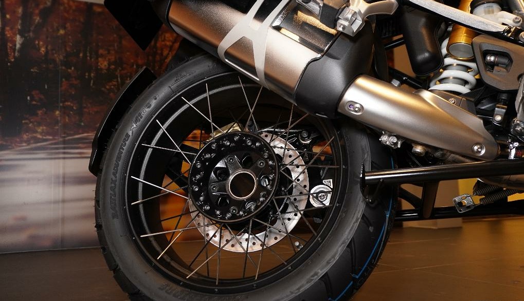 宝马r1250gs探险版能跑多快,宝马r1250gs探险版座高展示