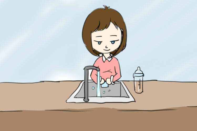 宝宝的奶瓶一直没洗干净有馊味,宝宝奶瓶里的油怎么洗