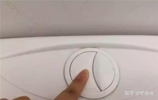 马桶一个按钮冲水无力另一个正常,马桶按钮一大一小怎么调冲水压力