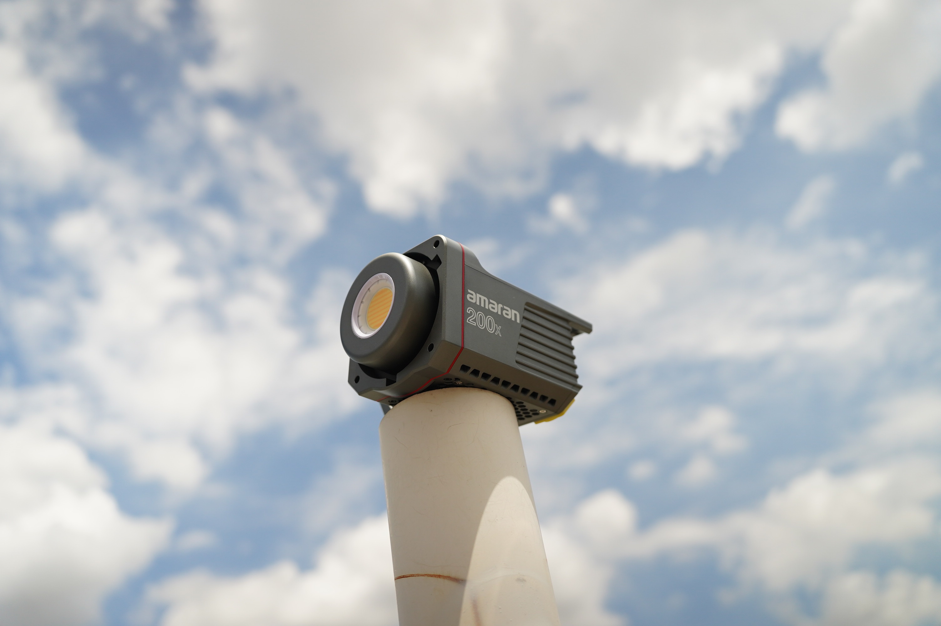 买摄影氛围灯,爱图仕200x摄影灯参数